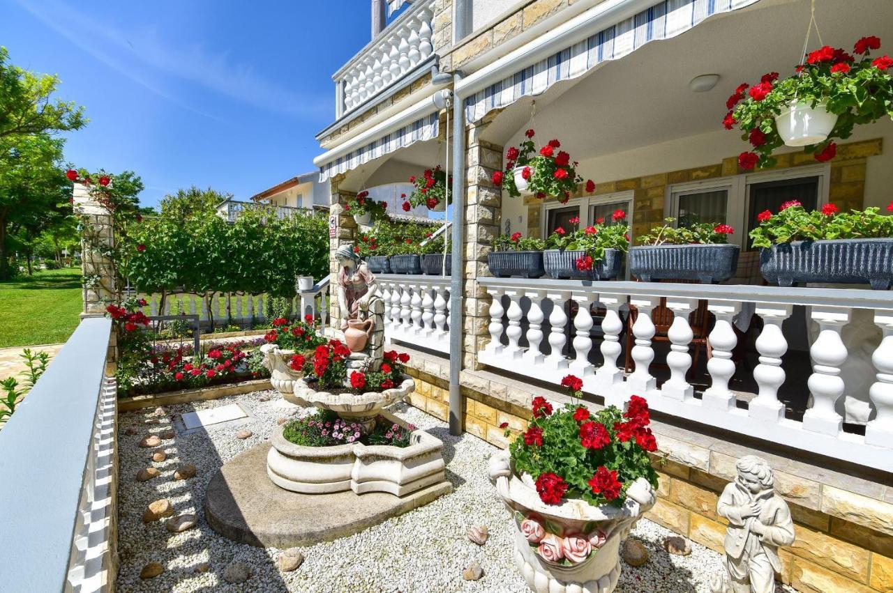 Apartments Rote Rosen Nin Εξωτερικό φωτογραφία